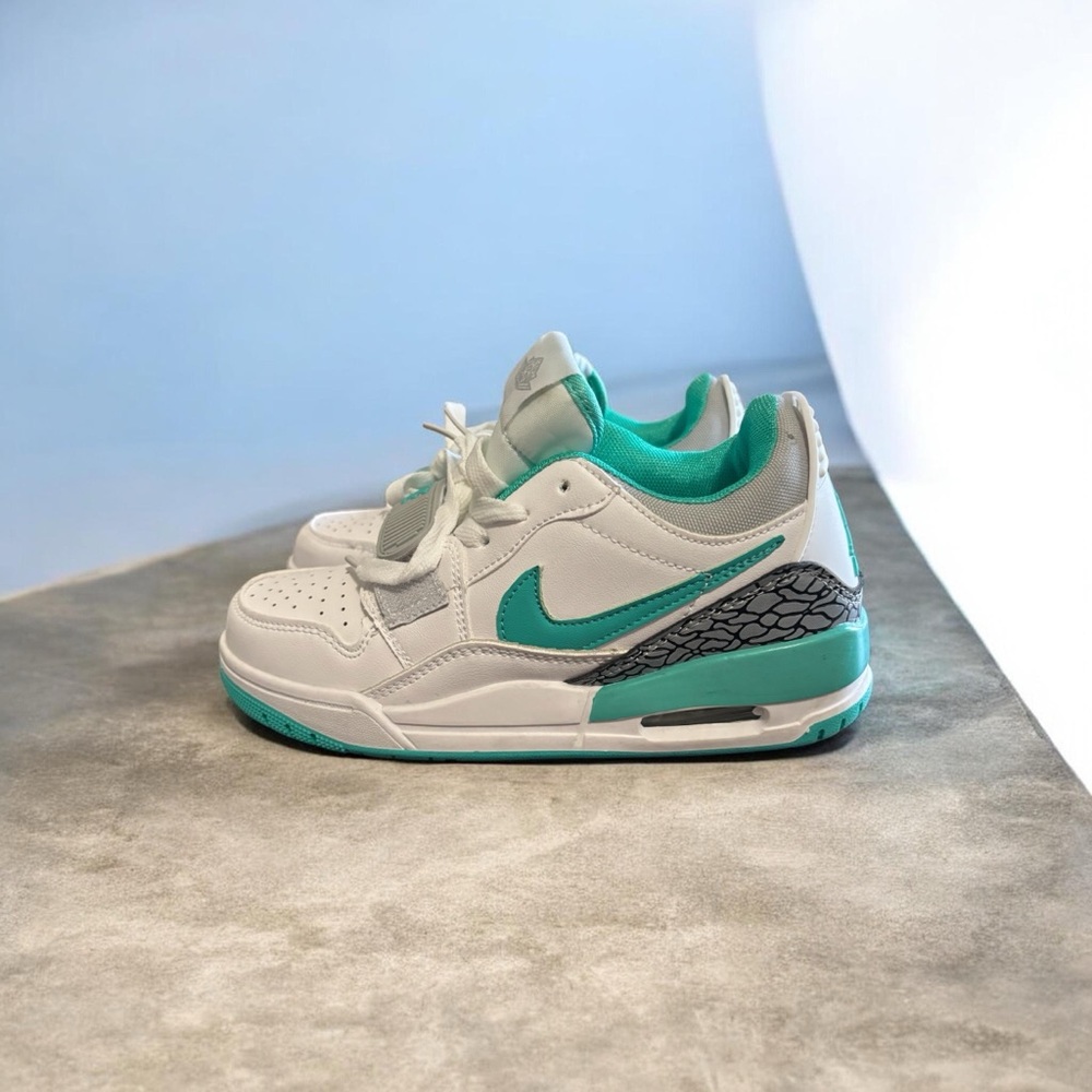 Nike Kids' Sneakers in White and Teal